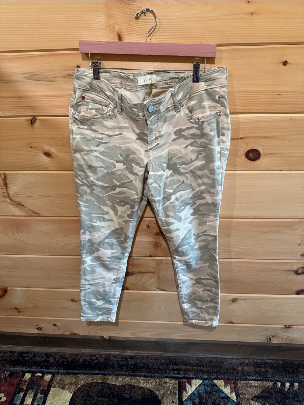 Camo Cropped Ankle Jeans - Beige & Olive